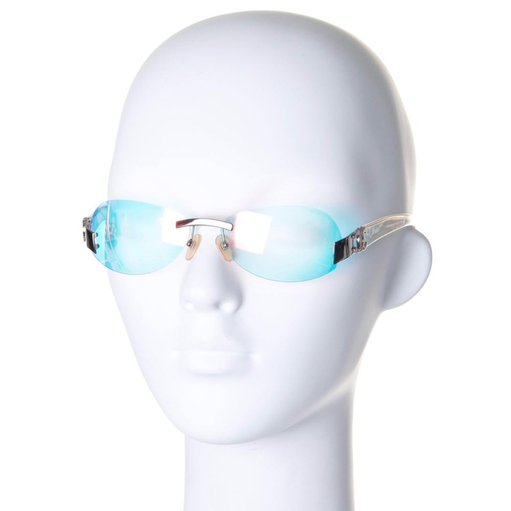 CHANEL Rare Iridescent Blue Vintage CC Logo Sunglasses - Picture 4 of 14